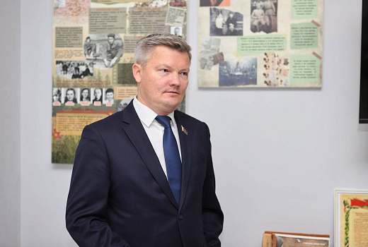 Делегат ВНС, депутат Минского городского Совета депутатов, директор Молодежного театра эстрады Сергей Медведев провел открытый диалог с молодежью